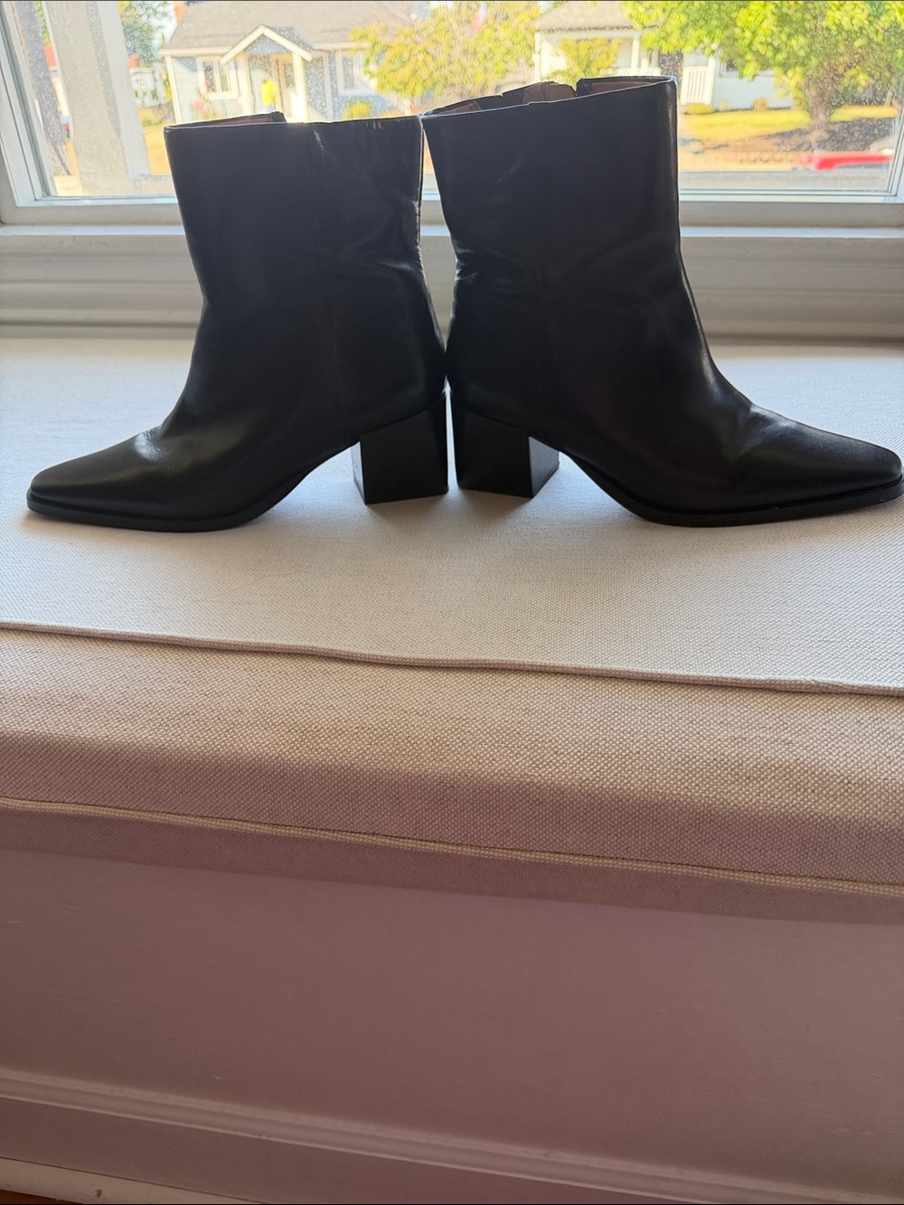 Madewell Classic Black Leather Women's Ankle Boots - Picture 9 of 10